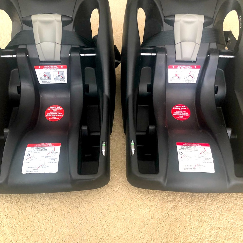 EUC! 2 Britax B-Safe Bases! For the Britax B-Safe Infant Car Seat for 4-30 lbs.